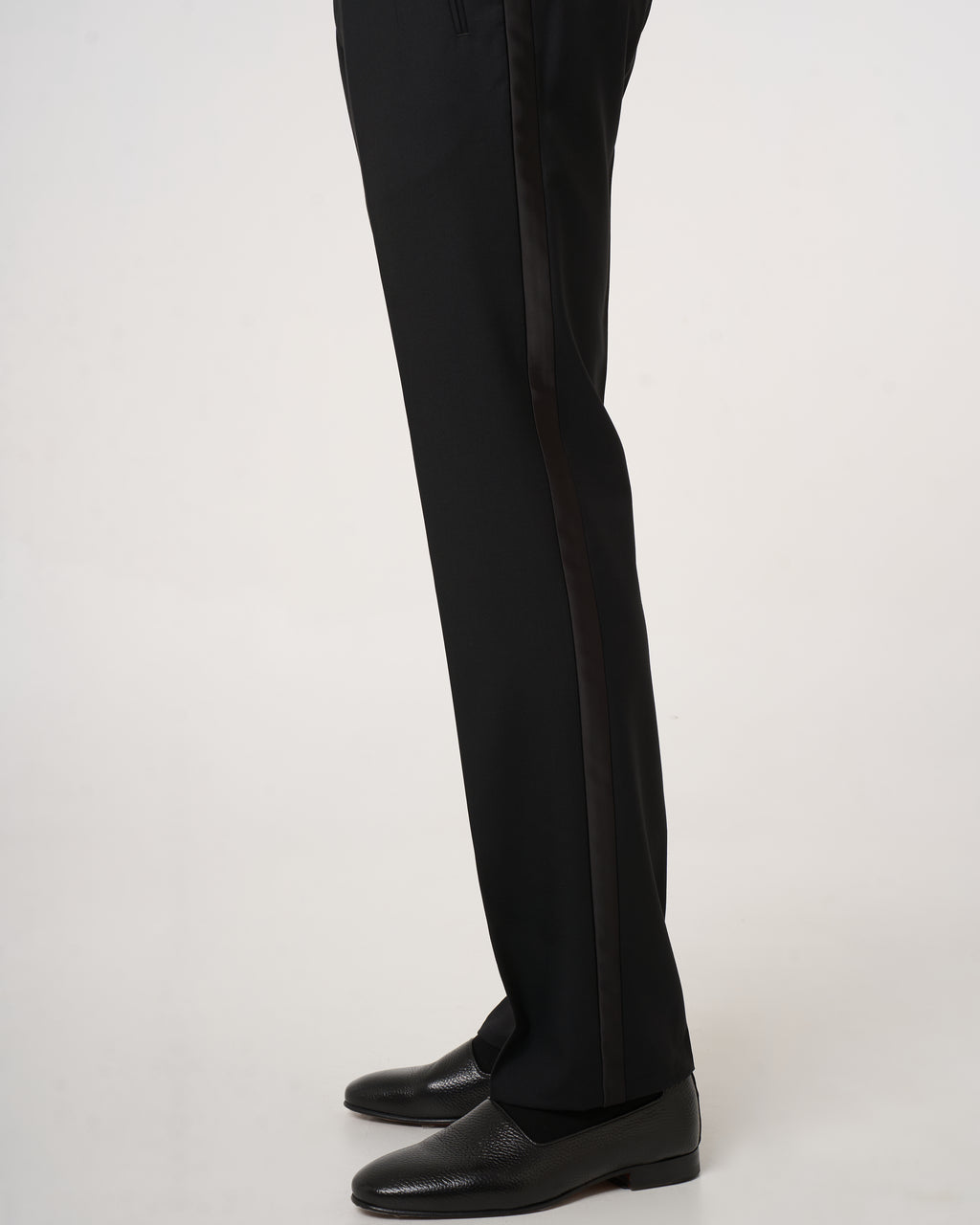 Pantalone Cintura Alta da 8 cm, Prolunga Rettangolare, 2 Pinces Inverse, Gallone Laterale in Raso, Cintura in Raso