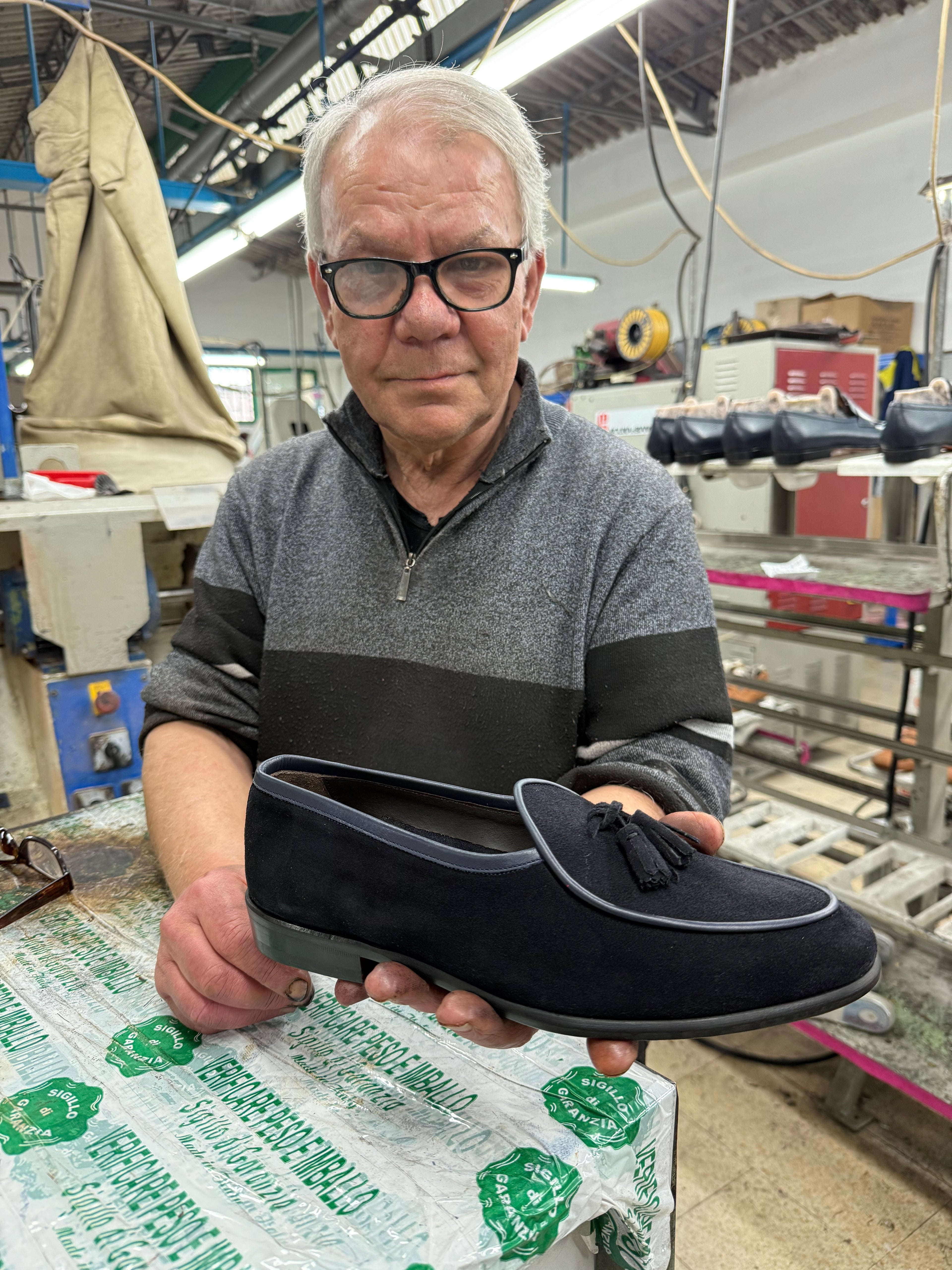 Mocassino “ blu” in pelle di vitello scamosciata